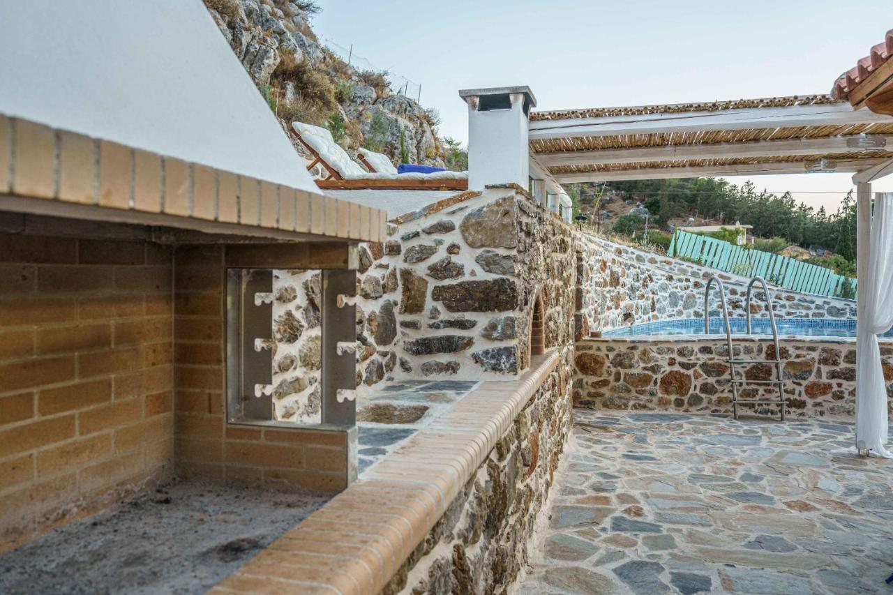 Villa Simantiri Pombia Esterno foto