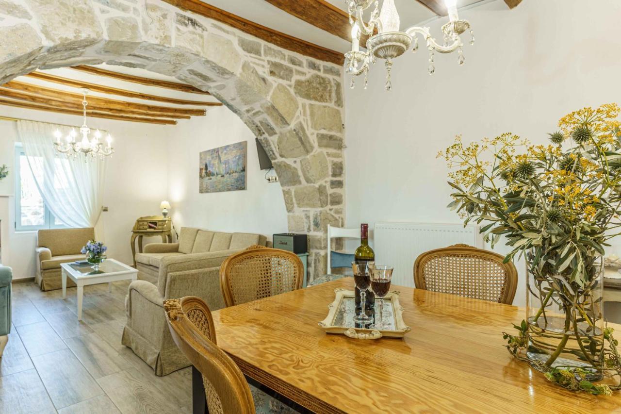 Villa Simantiri Pombia Esterno foto