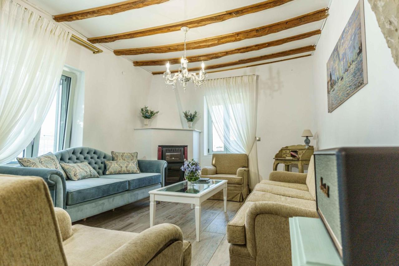 Villa Simantiri Pombia Esterno foto