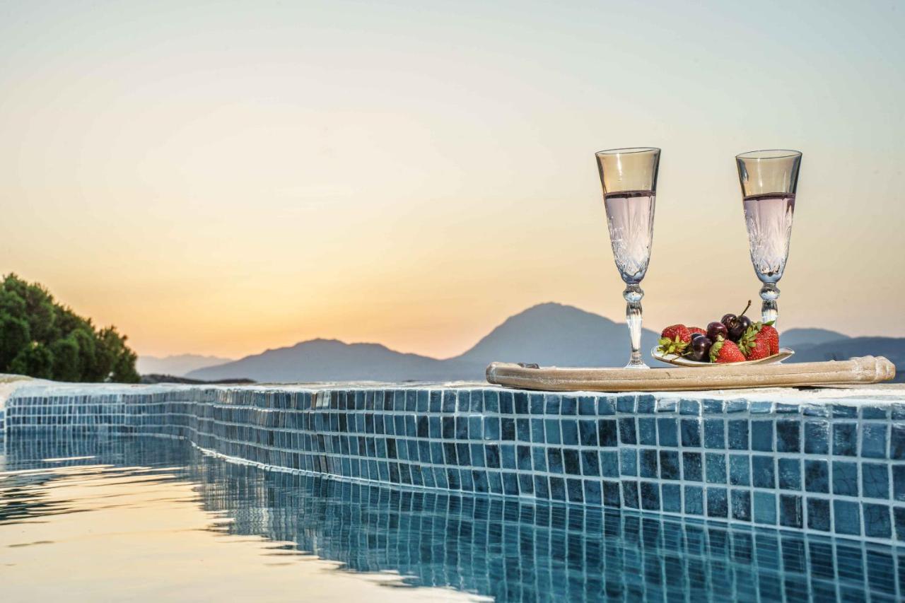 Villa Simantiri Pombia Esterno foto
