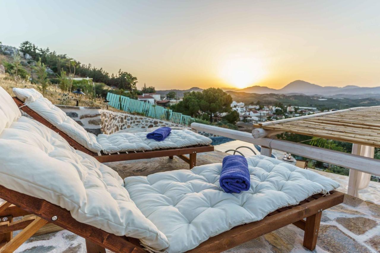 Villa Simantiri Pombia Esterno foto