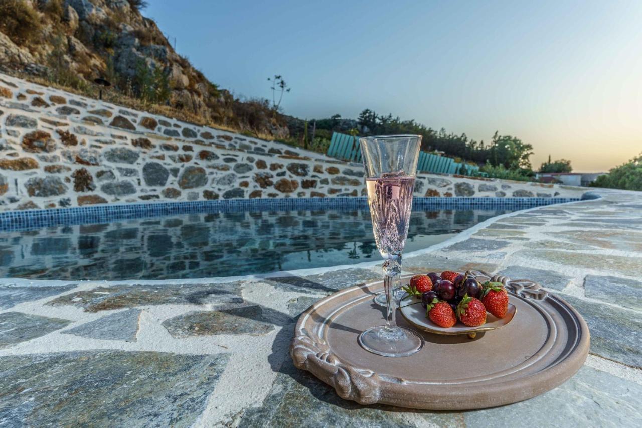 Villa Simantiri Pombia Esterno foto